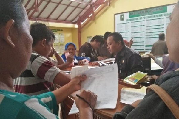 Pasien Penyakit Dalam dan Syaraf RSUD Arifin Achmad Meningkat