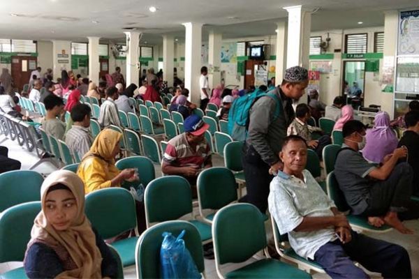 Intensitas Layanan Poliklinik Rawat Jalan RSUD Arifin Achmad Masih Tinggi