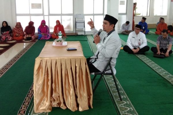 Pengajian Dhuha RSUD AA, Ustadz Nazril Hidupkan Suasana