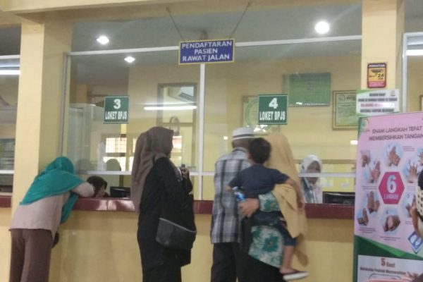 Total 491 Pasien Berobat ke Poli Rawat Jalan RSUD Arifin Achmad Hari Ini