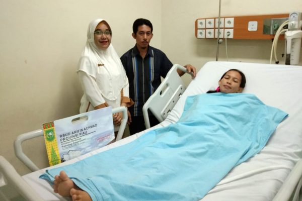 “Terima Kasih RSUD Arifin Achmad, Teruslah Beri Pelayanan Terbaik untuk Warga Biasa seperti Kami Ini”