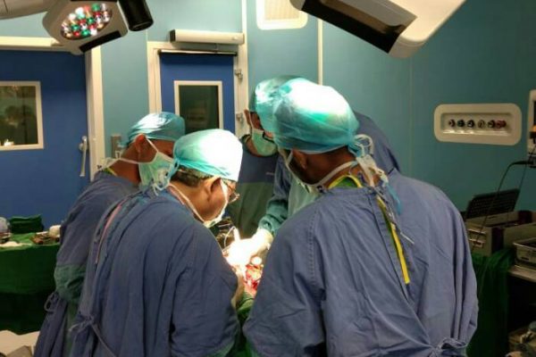 dr. Fakhrul: Operasi Bedah Plastik di RSUD Arifin Achmad Tetap Berjalan