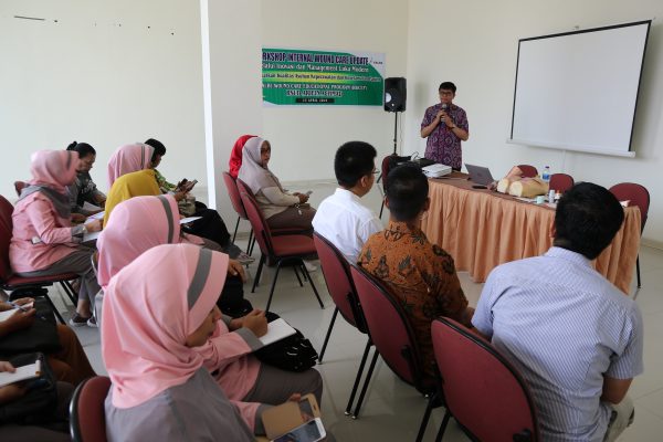 MARI WUJUDKAN KOMUNITAS HOME CARE RSUD ARIFIN ACHMAD MELALUI WORKSHOP INTERNAL CARE UPDATE