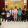 RSUD ARIFIN ACHMAD PROVINSI RIAU BERI PENGHARGAAN PERAWAT,  CLEANING SERVICE DAN KOMANDAN SECURITY TERBAIK