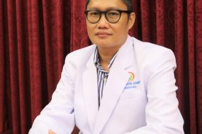 dr. Ade Wirdayanto,Sp.BS