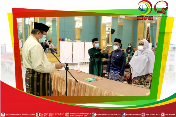 Mewakili Gubernur Riau, Direktur  lantik 2 pejabat struktural di lingkukan RSUD Arifin Achmad Provinsi Riau