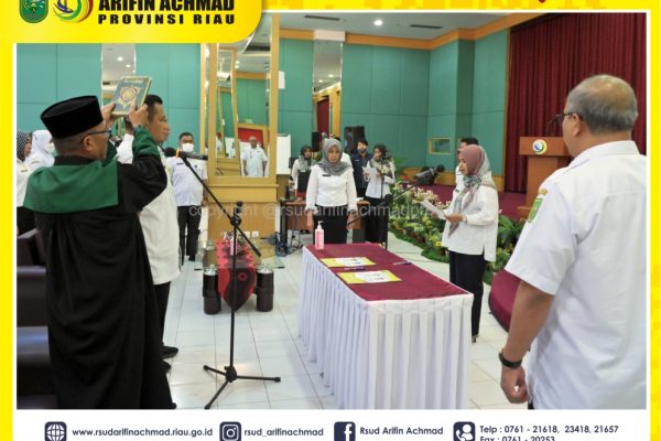 Wakili Gubernur Riau, Direktur RSUD Arifin Achmad pimpin pelantikan pejabat Pemprov di RSUD Arifin Achmad Provinsi Riau