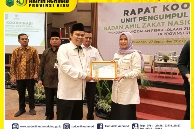 RSUD Arifin Achmad Provinsi Riau terima penghargaan dari Baznas Provinsi Riau