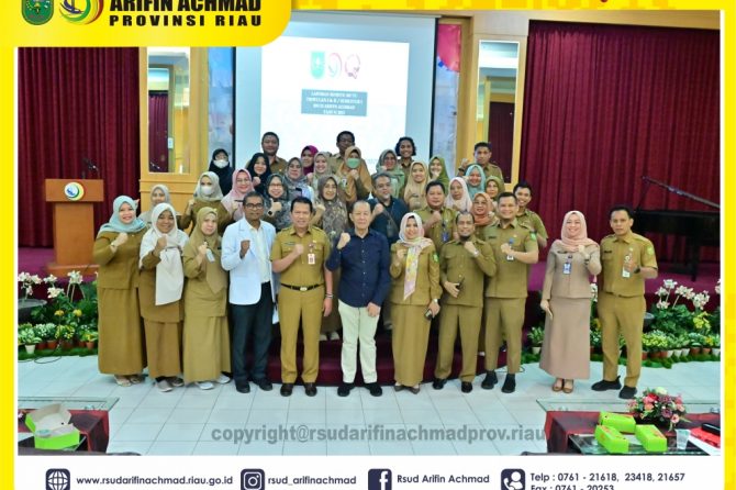 Komite Mutu RSUD Arifin Achmad Provinsi Riau presentasi laporan TW I dan II ke Dewan Pengawas