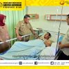 Direktur RSUD Arifin Achmad Provinsi Riau dampingi Gubernur Riau jenguk korban Erupsi Di Gunung Marapi yang di Rawat di RSUD Arifin Achmad Provinsi Riau