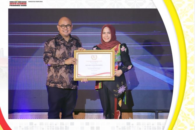 RSUD Arifin Achmad Provinsi Riau terima penghargaan di CAKAPLAH AWARD 2024