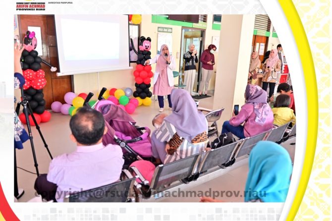 Bersempena dengan hari anak 2024, RSUD Arifin Achmad Provinsi Riau berikan penyuluhan kepada pengunjung poliklinik Anak